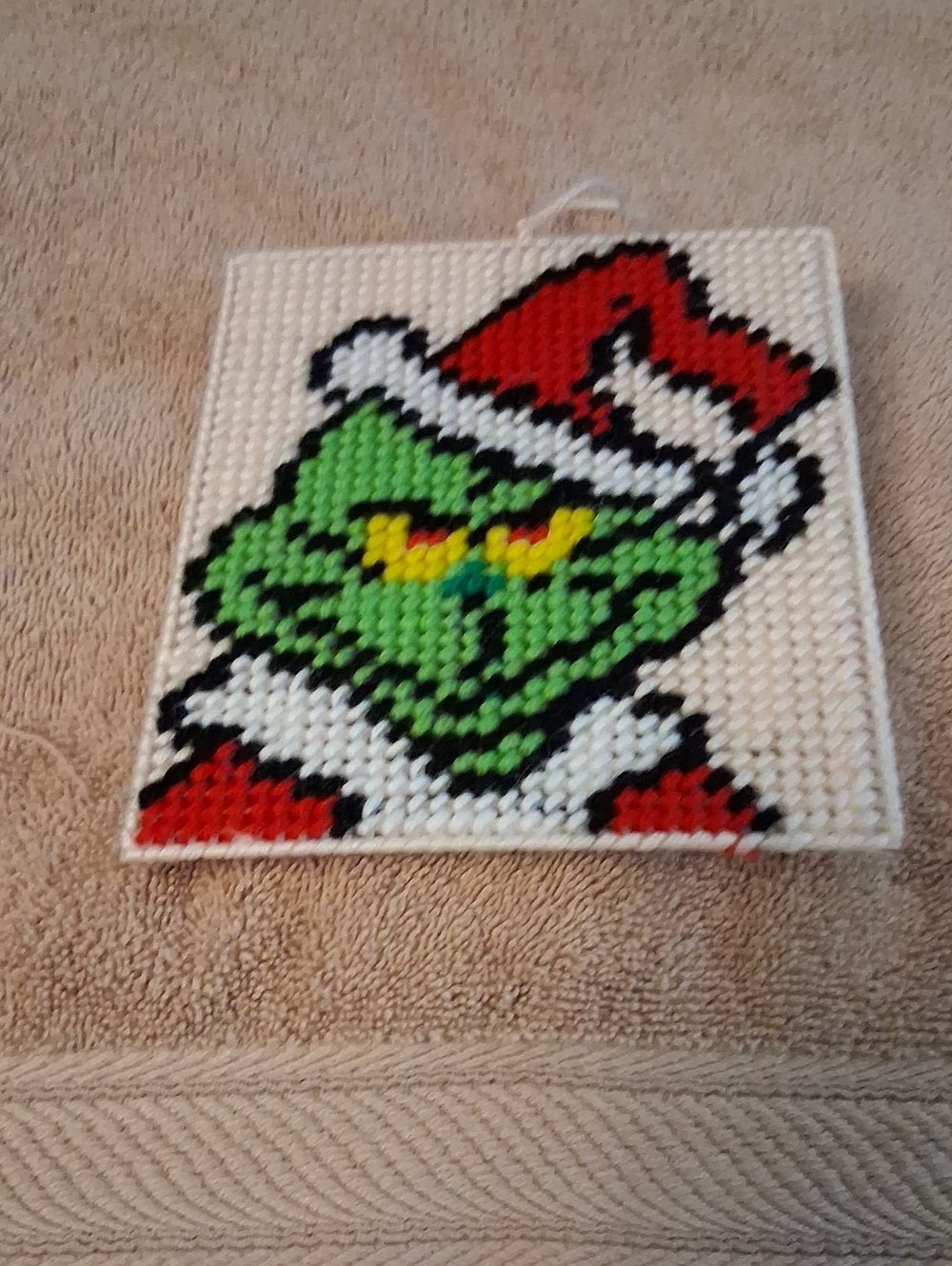 Green Grinch Holiday Wall Hanging - Festive Plastic Canvas Decor